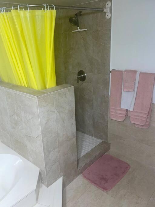 4 Bedroom Home-Casino-State Farm Stadium Only 2 Miles Glendale Exteriör bild