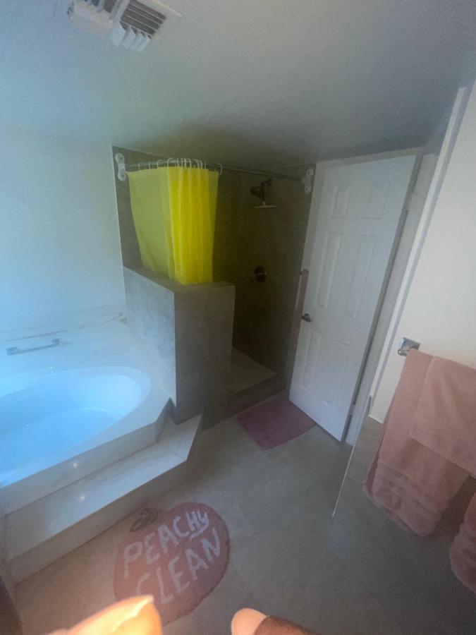 4 Bedroom Home-Casino-State Farm Stadium Only 2 Miles Glendale Exteriör bild